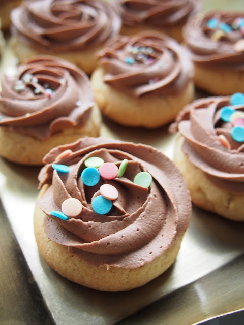 Sokerikeksit nutella-kuorrutteella