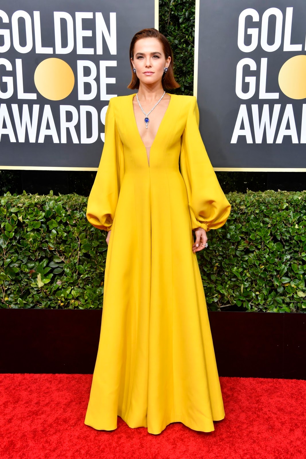 Zoey Deutch makes a bright statement in Fendi Couture at the 2020