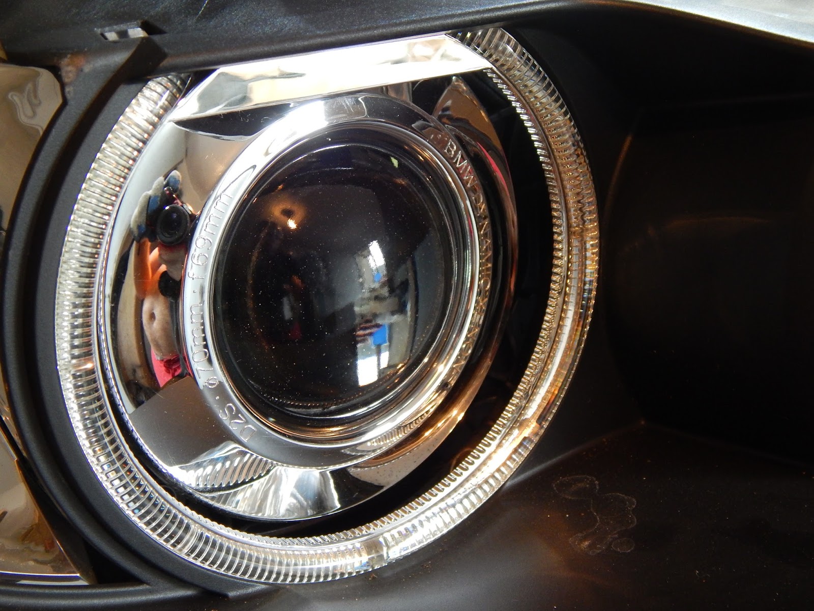 Naprawa świateł samochodowych wymiana klosza w lampie BMW e60