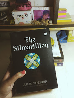 The Silmarillion oleh JRR Tolkien