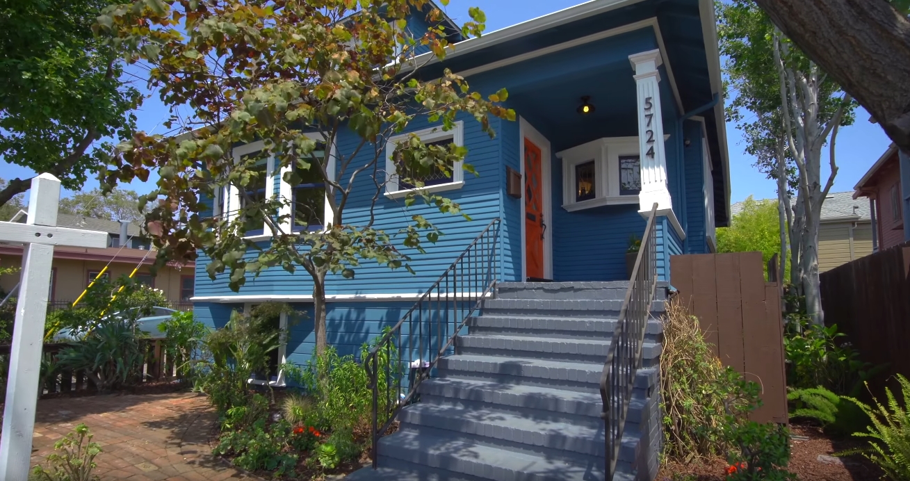 14 Photos vs 5724 Gaskill St, Oakland, CA vs. Home Interior Design Tour