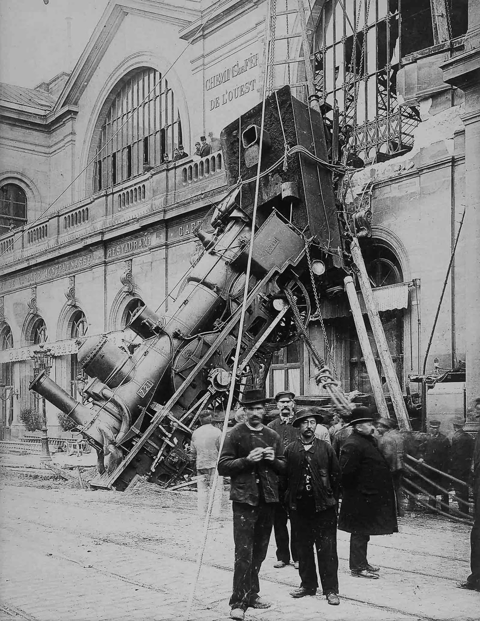 Montparnasse Train Wreck photos