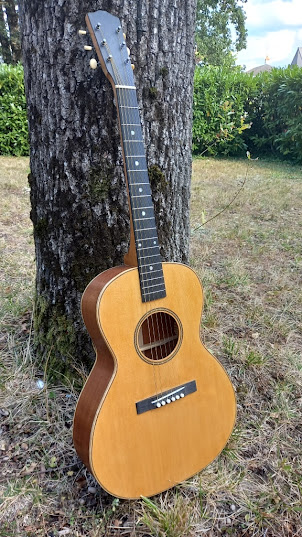 2021 - Gibson L00