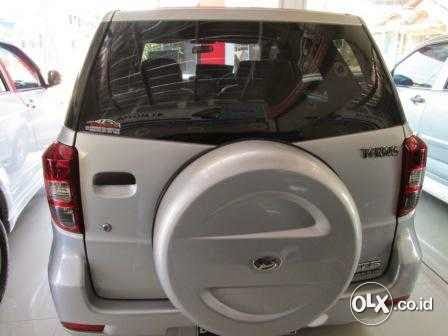 Daihatsu Terios 199 сабвуфер