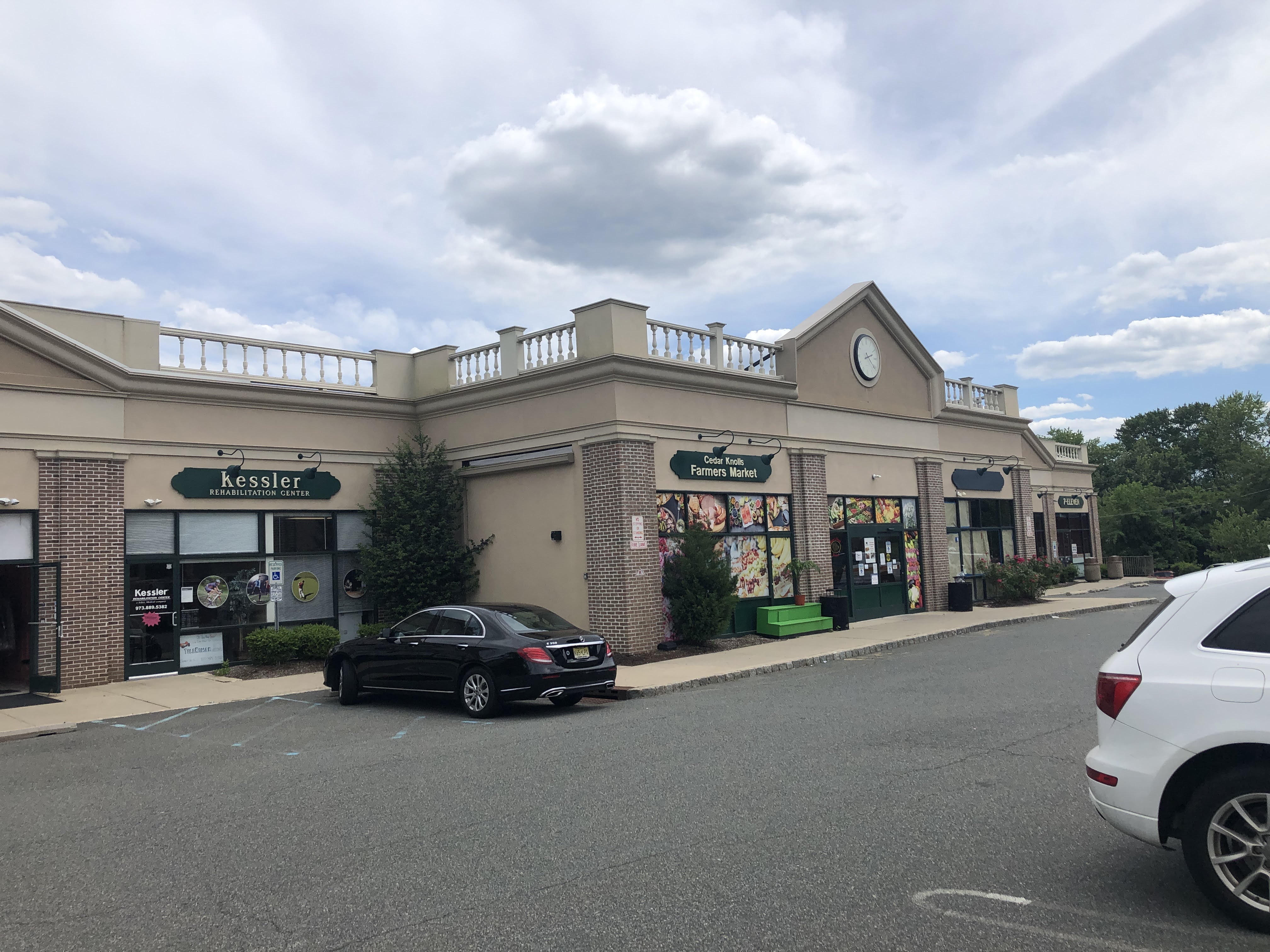 Look Inside Cedar Knolls Farmers Market Hanover, NJ