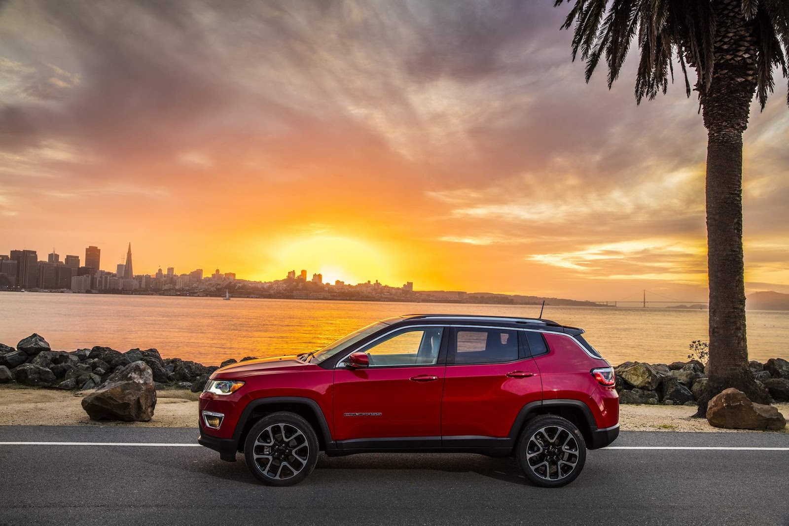Jeep Compass ganha classificação Top Safety Pick no IIHS