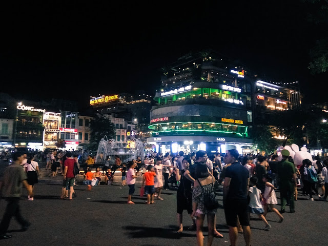 vietnam, travelling, Hanoi, Old Quarter, Old Quarter Hanoi, Car Free Day, Hanoi Night Market, Night market,