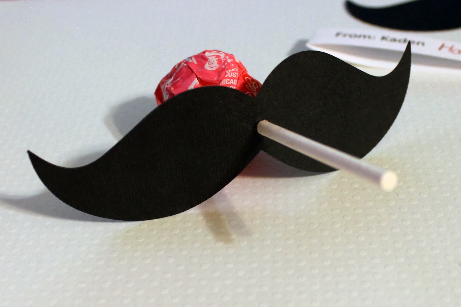 kraf*T*y mama: Easy Tootsie Roll Pop Valentines
