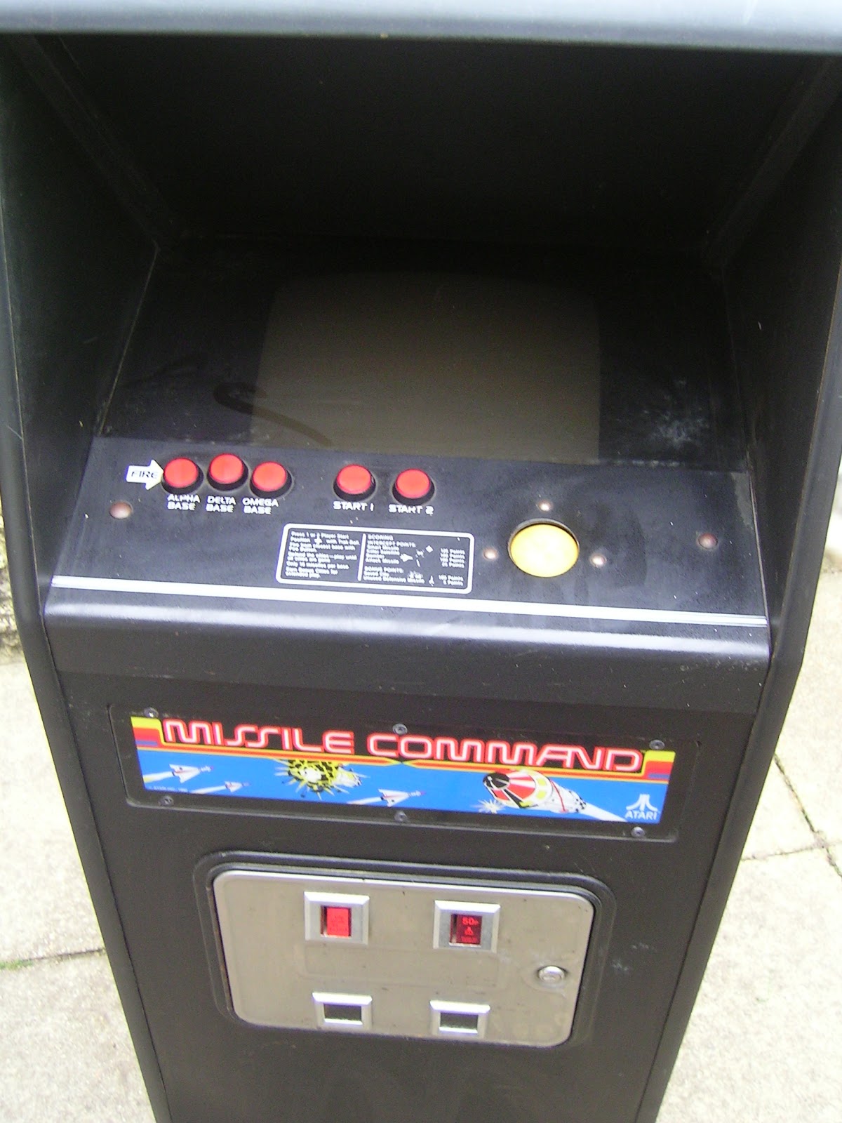 Missile Command cabaret pictures | ukVac: UK's Video Arcade Collecting