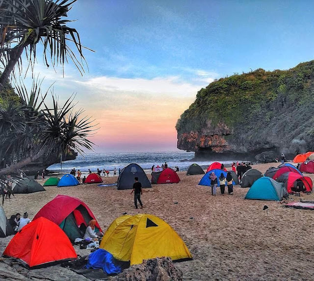 wisata camping di jogja Pantai Greweng Gunung Kidul Destinasi Tempat Camping Terbaru