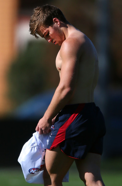 sexiest-shirtless-young-athletes-shorts