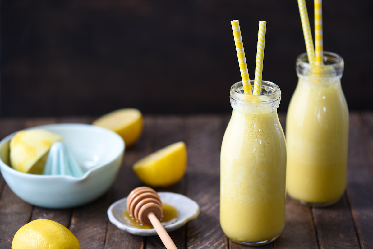 Sunshine in a Bottle Lemon Smoothie #drink #smoothie