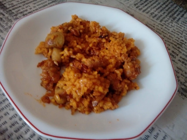 Arroz Seco Con Longanizas Y Champiñones
