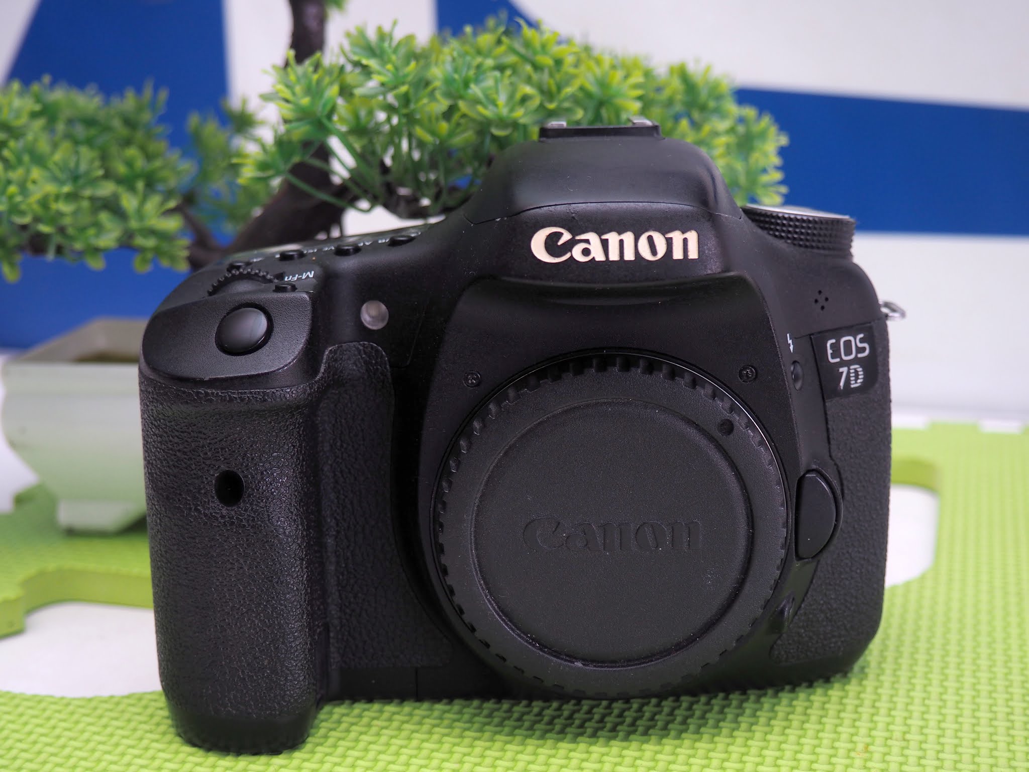 Jual Canon EOS 7D Kamera DSLR Second Jual Beli Laptop Second dan
