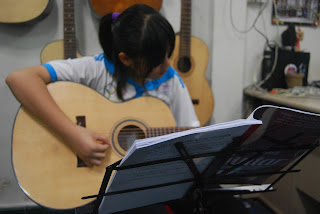 Dạy Đàn Guitar Cho Thiếu Nhi Dạy Đàn Guitar Cho Thiếu Nhi