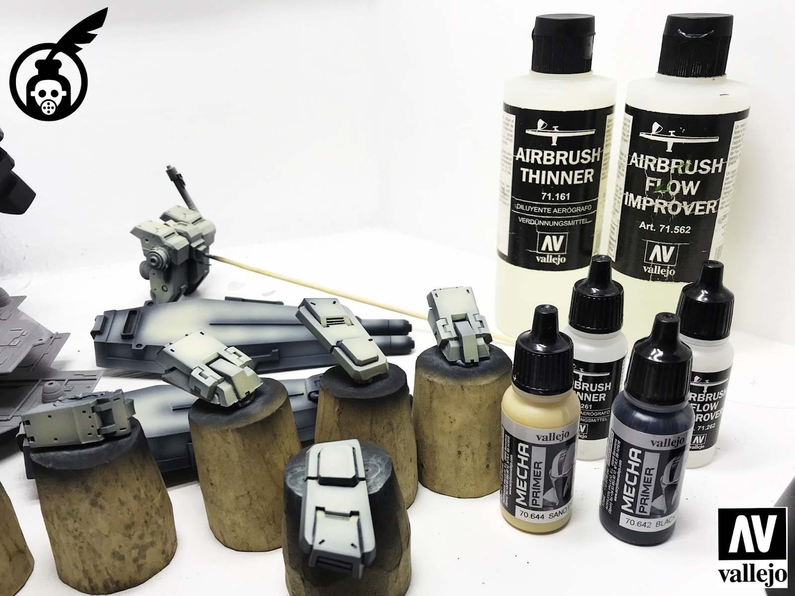 Don Suratos aka DC23: Priming the Full Armor Gundam RX781 with