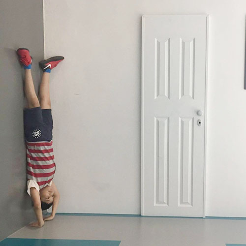 Benefits of Museum Visits for Children, upside down kid