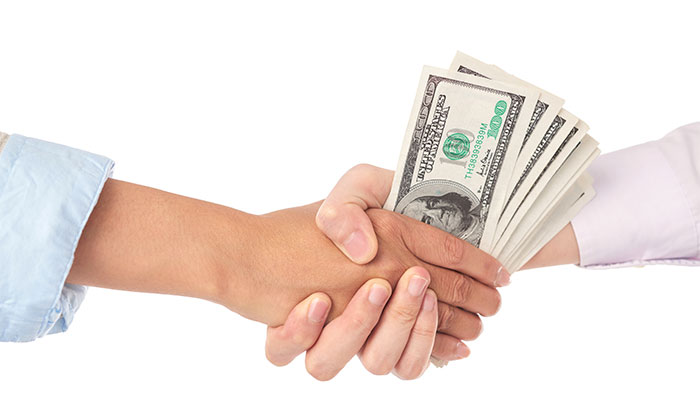 money | 10 Presents You Should Avoid in Christmas | NeoStopZone