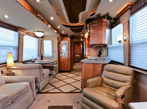 50 fantastic luxury motor-homes on wheels!