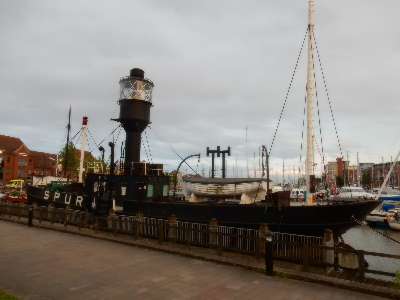NB Holderness Having a look round Hull (a very small part of it)