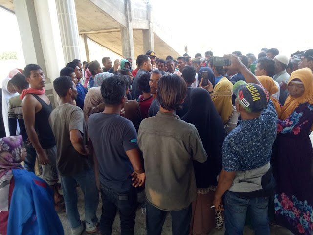 Ratusan Massa dari Ranto Seulamat Demo ke DPRK Aceh Timur Januari 16, 2020