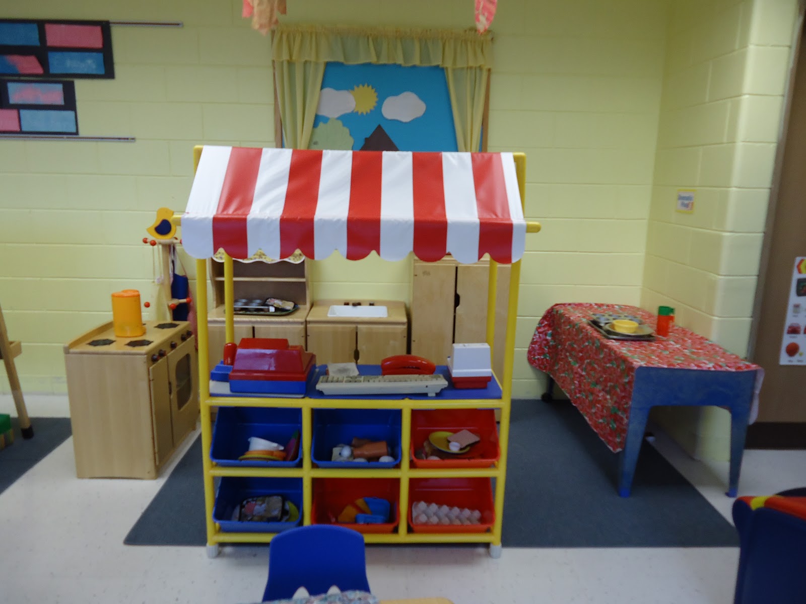 Creating a Puppet Stand for Early Childhood Classrooms