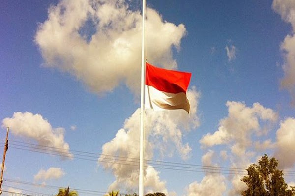 Indonesia Berkabung, Pemerintah Serukan Pengibaran Bendera Setengah Tiang 3 Hari