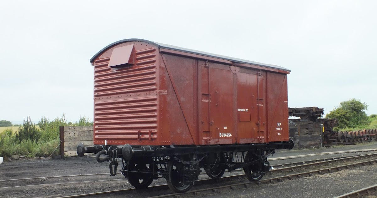 Carriage & Wagon News COMPLETION SPECIAL British Railways Box Van B784254