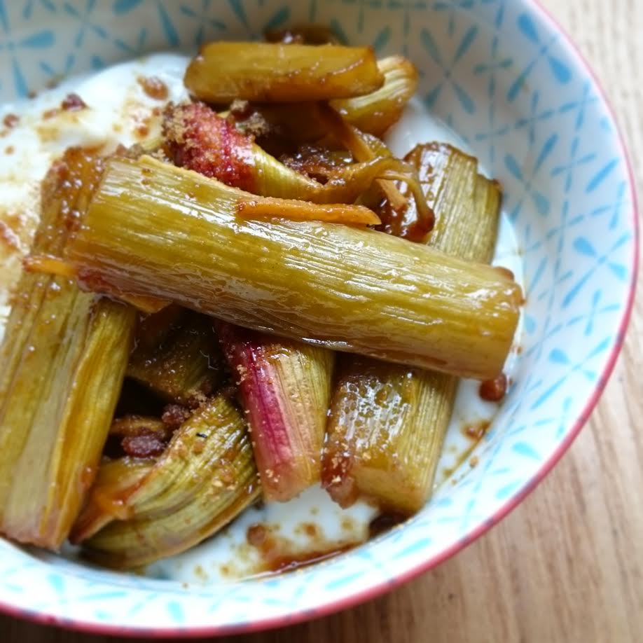 Gourmandises et Merveilles Rhubarbe rôtie à l'orange et au gingembre