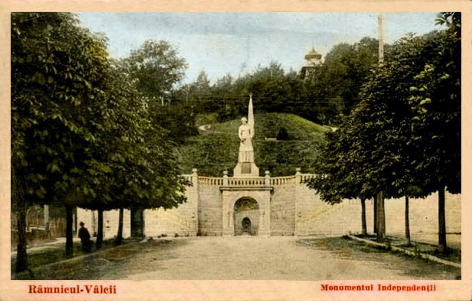 Monumentul%2Bindependentei.jpg