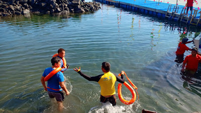 Wagub Kandouw Berenang Bersama Turis di Rute 1200 Meter