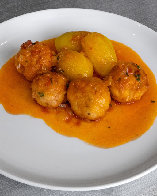 Albóndigas de merluza y gambas