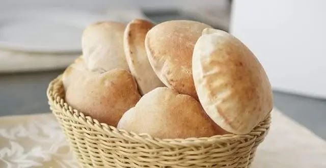 خبز عربي
