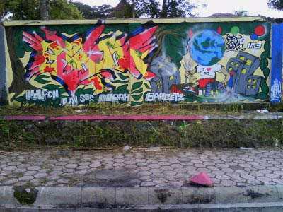 Graffiti mural on wall street