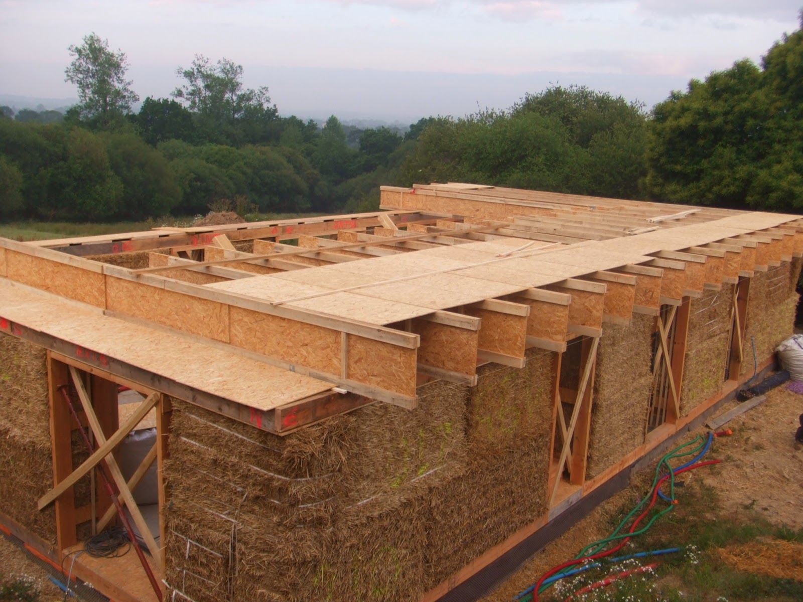 TY PLOUZ l'histoire de l'autoconstruction de notre maison en paille — free download