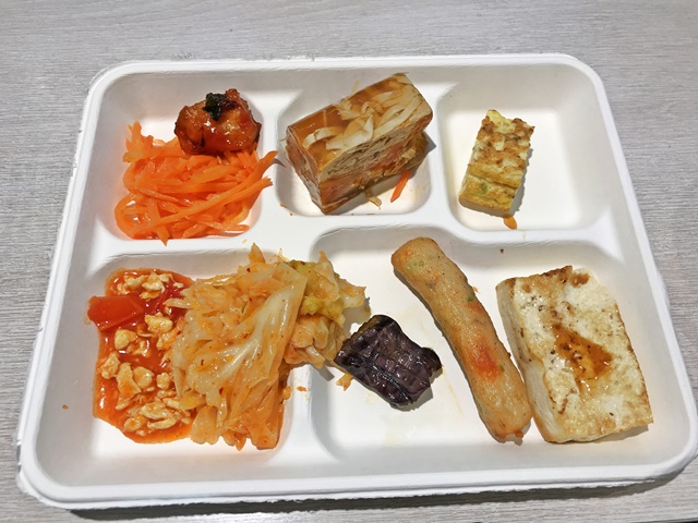 小豆苗素食自助餐~台北捷運小巨蛋站素食