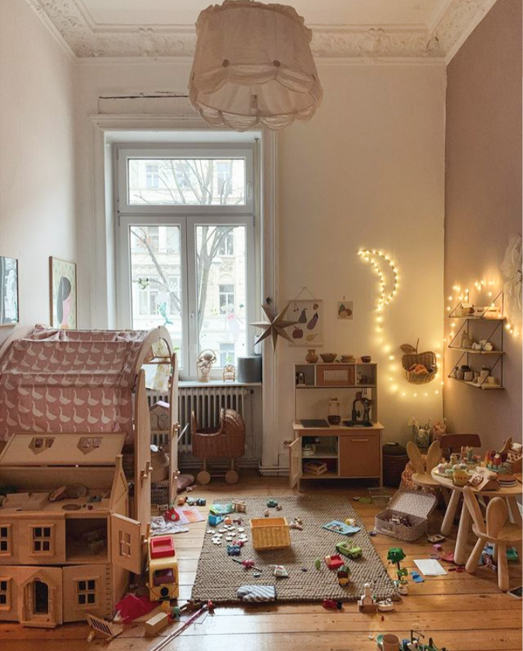 A Relaxed Family Home With Beautiful Bones - And Toy Strewn Floors!