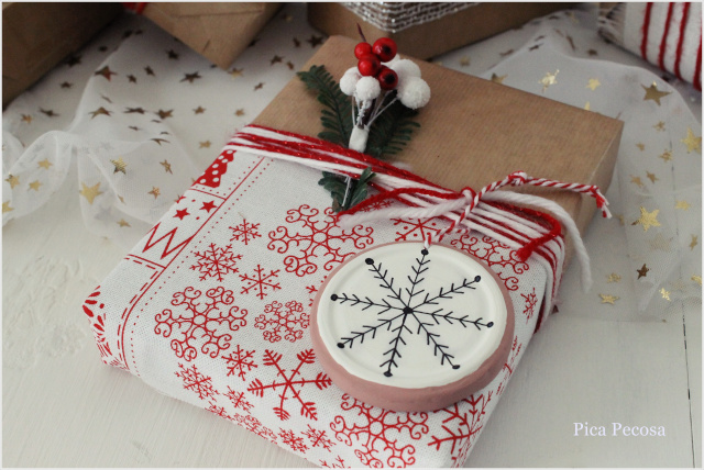 tapas-botes-pintadas-decoracion-navidad-falsas-rodajas-madera-etiqueta-regalo