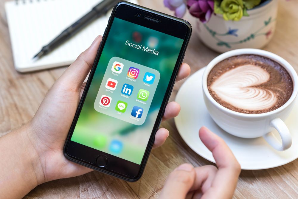 5 Ways to Retain Your Customers with Social Media 5 Ways to Retain Your Customers with Social Media