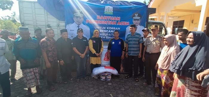 Dinsos Aceh Salurkan Bantuan untuk Korban Kebakaran Singkil