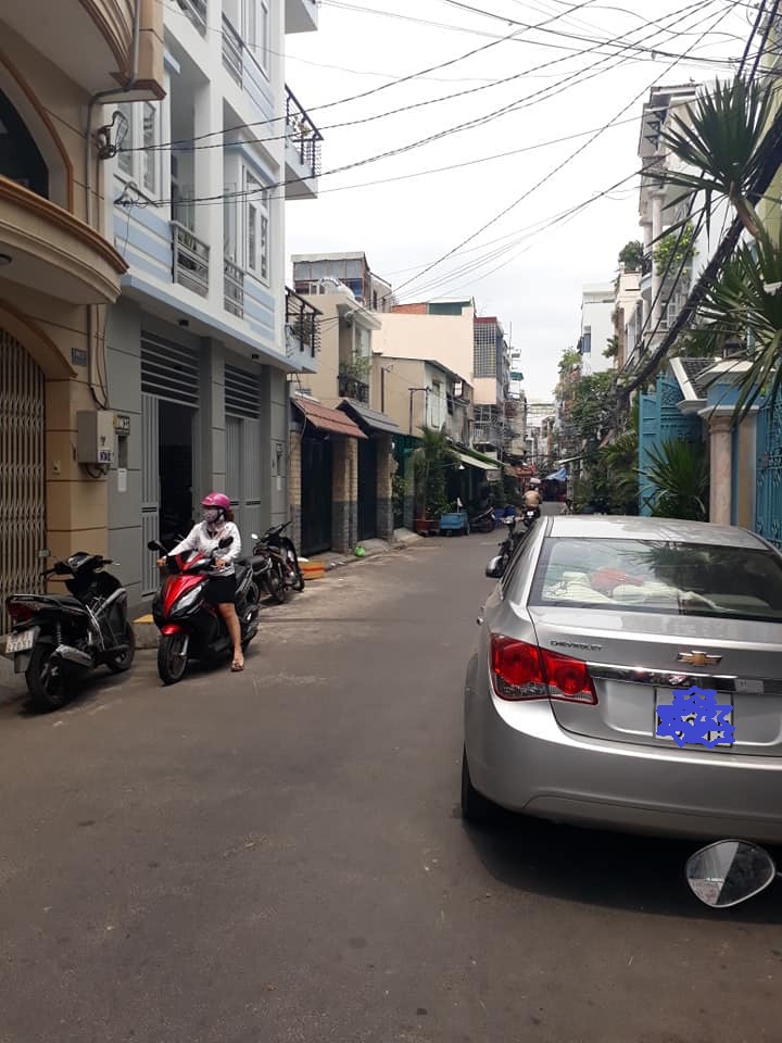 Bán nhà hẻm 100 Thiên Phước phường 9 quận Tân Bình. DT 4,3 x 13,05m
