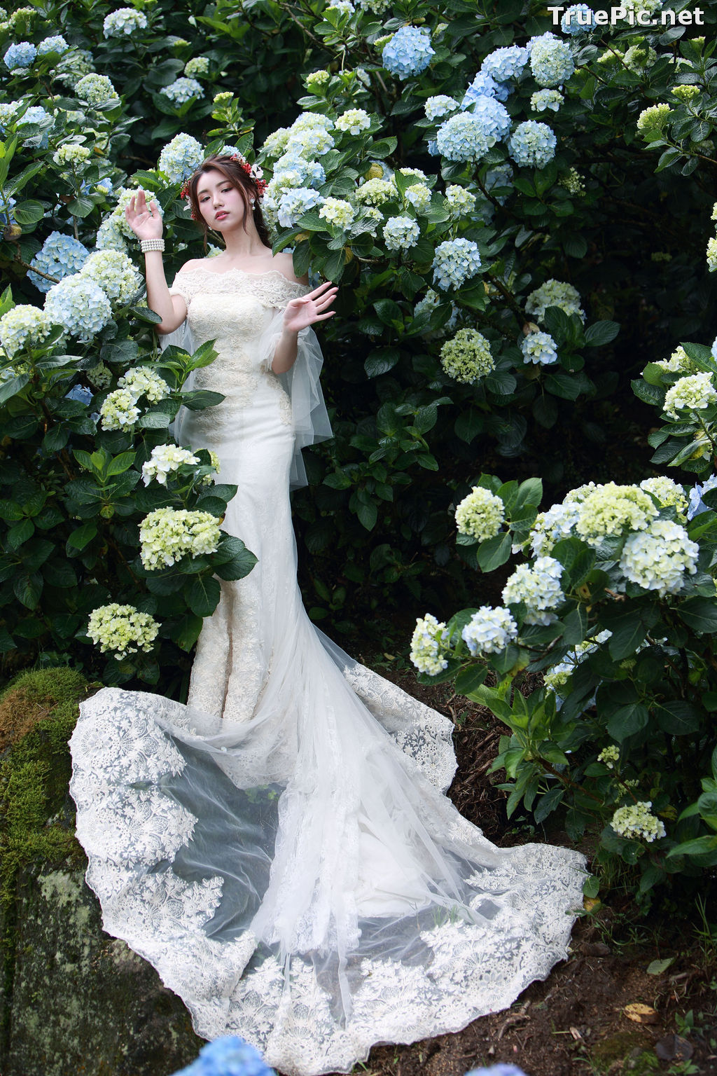 Image Taiwanese Model - 張倫甄 - Beautiful Bride and Hydrangea Flowers - TruePic.net - Picture-60