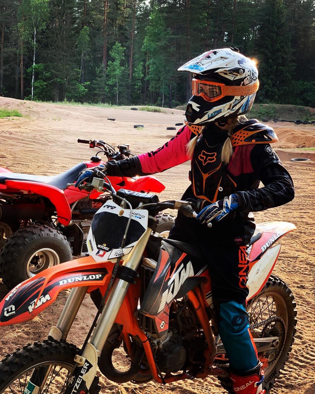 Girl Dirtbike Crashes Adventure Enduro Dirtbike Motocross