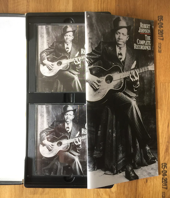 sounds-good-looks-good-the-complete-recordings-by-robert-johnson