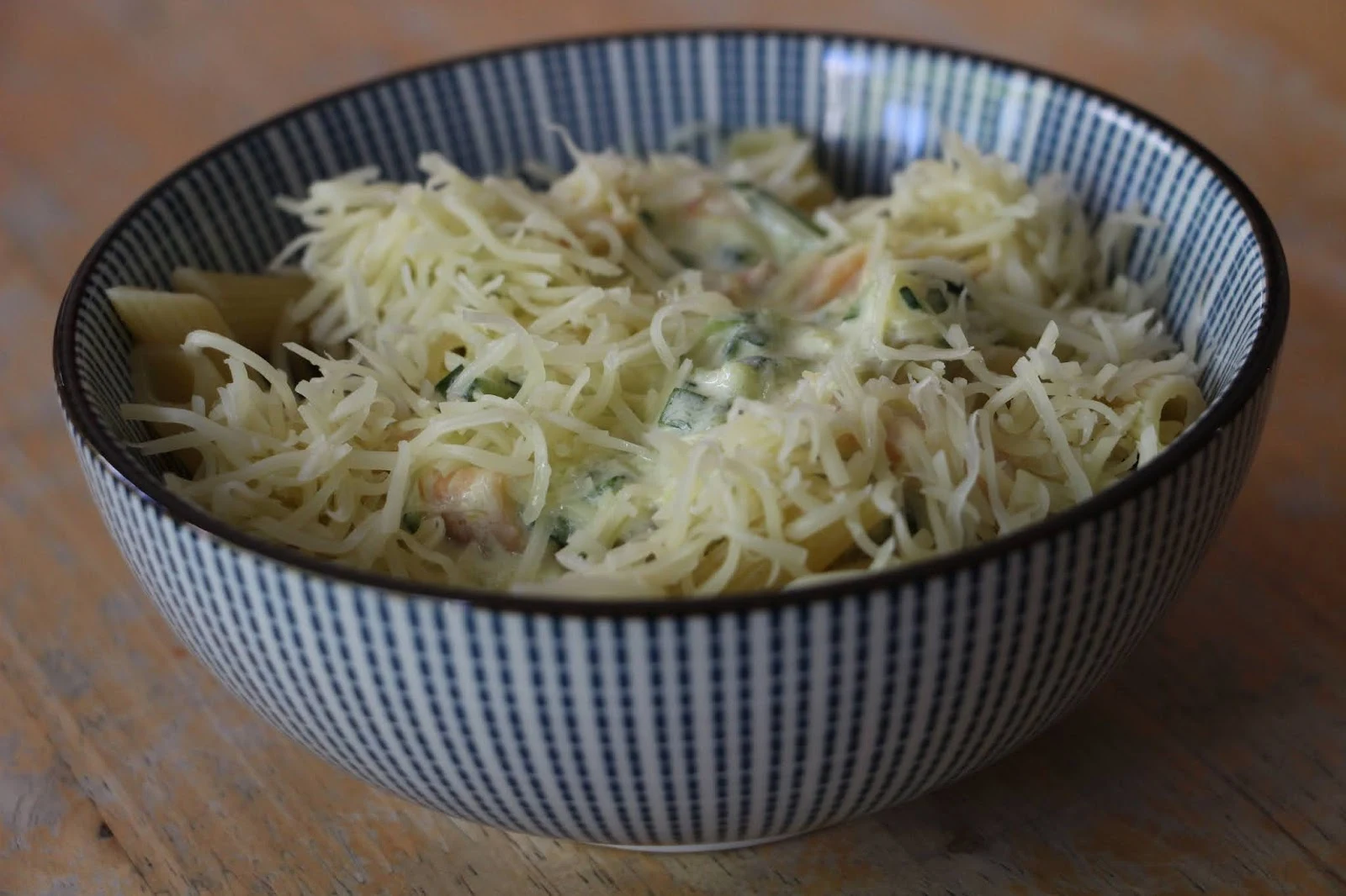 Flo en cuisine: Pâtes à la truite fumée et à la courgette