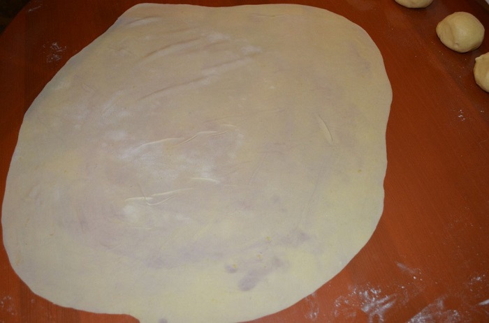 Пирожки с арахисом из слоеного дрожжевого теста в духовке: Бадамбура, рецепт