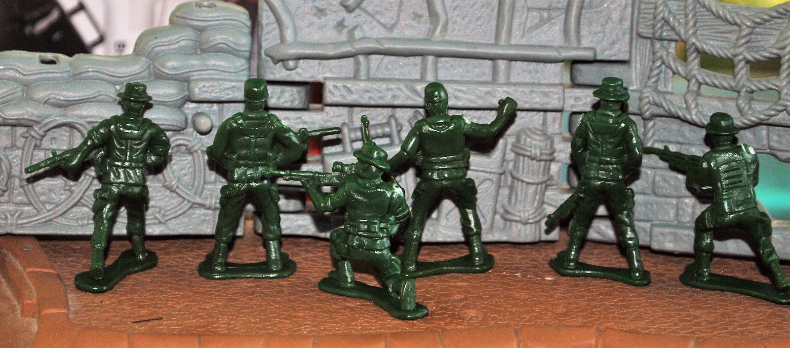 Modern Army Men Joyin Easter Egg generic soldiers.