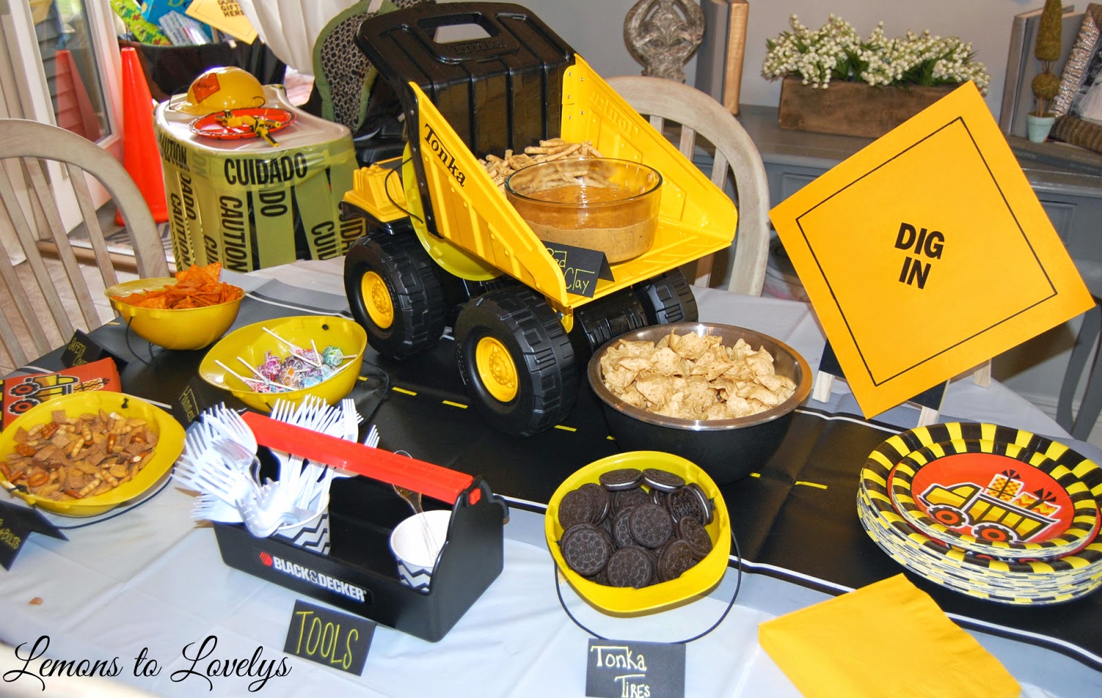 Lemons to Lovelys: Boy's One Year Old Birthday Party