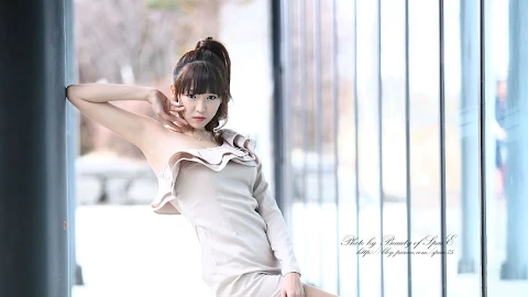 Lee Eun Hye – One Shoulder Mini Dress