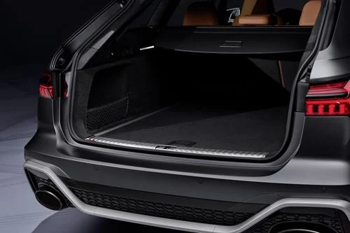 Audi-RS6-trunk